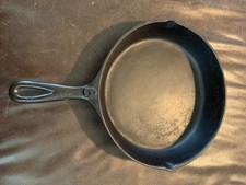 Southern Mystery Skillet SMS Raised #8 Vintage Cast Iron No spin picture