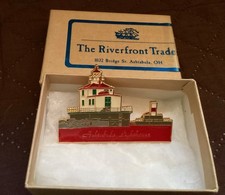 Large Ashtabula Ohio Lighthouse Pin New  in Gift Box picture