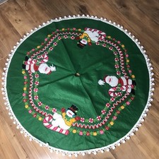 VINTAGE BUCILLA CHRISTMAS GREEN FELT EMBROIDERED SEQUIN SANTA SNOWMAN TREE SKIRT picture