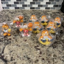 Garfield Lot Vintage PVC Figures Basketball Duck United Feature Syndicate 1980s picture
