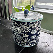 Daher Long Island NY Tin Container w/ Lid Made in England Blue White Floral picture