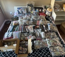 Tokyo Revengers Mystery Box MEDIUM (20+ Items) picture