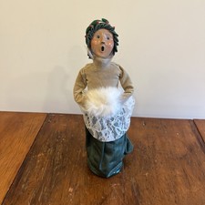 1993 BYERS CHOICE CHRISTMAS CAROLER Long Blond Hair White Muff Green Lace Outfit picture
