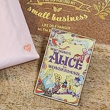 Disney Pin Alice in Wonderland 456 Badge L UNIQLO UNIQLO Collaboration Japan picture