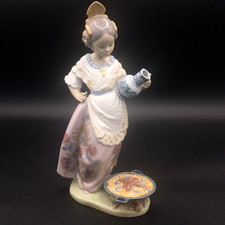 Lladro 5254 Making Paella Retired Spanish Lady Figurine Porcelain Spain picture