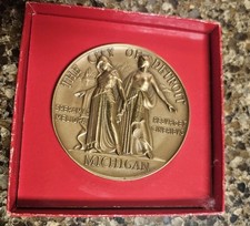 Spirit Of Detroit Bronze Medal Coin Jerome P Cavanagh Mayor Detroit MI Case picture