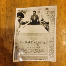 Dr. ralph david abernathy photo united press international Prays Martin Luther K picture
