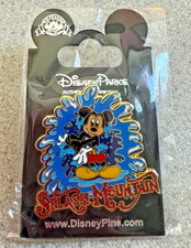 DISNEY PIN MICKEY MOUSE SPLASH MOUNTAIN 2002 WRINGING WHITE GLOVES picture