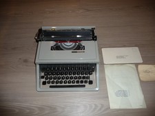Olivetti Lettera 31 Vintage Ultra-Portable Typewriter made in Spain picture