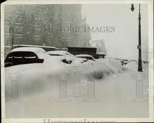 1945 Press Photo Snow covered vehicles during storm in Albany, New York picture
