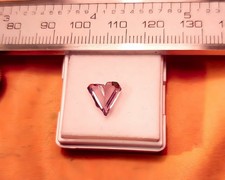 EXTREMLY RARE RED,  V SHAPE TWINNED COLOR CHANGE DIASPORE ZULTANITE CRYSTAL NTRL picture