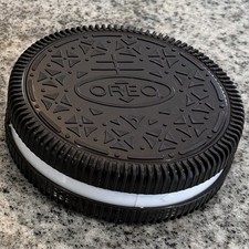 1999 Oreo/A Aronson Nabisco Advertising Cookie Shaped Plastic Canister Twist Lid picture