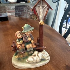 Vintage Hummel Goebel Figurine #28/2 “Wayside Devotion”  Germany 7.5