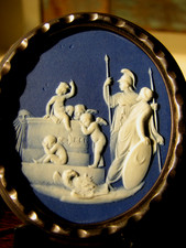 WEDGWOOD XRARE 1794 DARK BLUE JASPER FRAMED BROOCHE OF PRINCESS ELIZABETH FRANCE picture