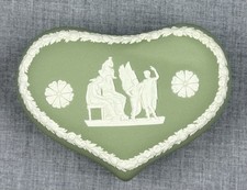 VINTAGE WEDGWOOD SAGE GREEN JASPERWARE HEART SHAPED DECORATIVE BOX picture