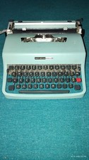 Olivetti Underwood Lettera 32 Typewriter, Made in Italy, Working with Case picture