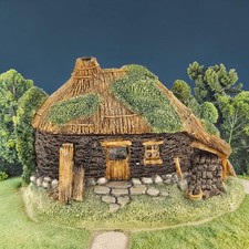 VTG Turf Cabin Cottage Village House Figurine Irish Heritage Collection Diorama picture