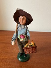 Byers Choice VERY RARE 2010 Family Heritage Gift Shop Exclusive William - Great picture