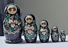 Vintage 1999 Russian Matryoshka Wooden Hand Painted Set of 5 Nesting Dolls picture