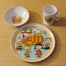 Vintage Peanuts Plastic Set United Features Syndicate -PRISTINE- picture