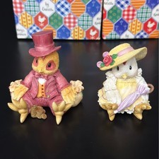 Enesco Marys Henhouse Cheap Cheap & Sitting Pretty Figurine Set 199680 208000 picture