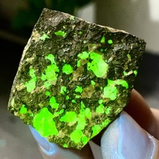 64G Natural willemite with Hyalite Mineral Specimen CRYSTAL UV Fluorescence picture