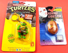 Vintage Teenage Mutant Ninja Turtles RAPHAEL, Key chain and Flashing Light  B3 picture