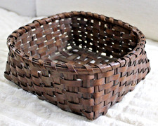 SMALL ANTIQUE SPLINT BASKET SUPERB PATINA GATHERING WOOD NEW ENGLAND FARMHOUSE picture