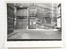 Pickfords Wharf Vine Street London Warehouse Docks Alley 1980s VTG Photo picture