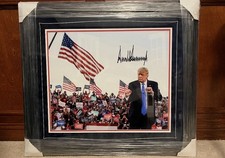 President Donald Trump Signed Autographed Framed 20x24 Photo Beckett Letter BOLD picture