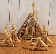 Vtg  Hand-Crafted Bamboo Christmas Nativity Set W/Creche W/9 Figures READ picture