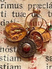 RARE ex-voto St. Rita : rings + medals + Relic Holy Child Jesus of the Ara Coeli picture