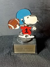 1970s AVIVA TROPHY PEANUTS SNOOPY WORLDS GREATEST FOOTBALL PLAYER Hand Painted picture