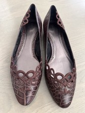 Giorgio Armani Women's Leather Shoes (Size 40) picture