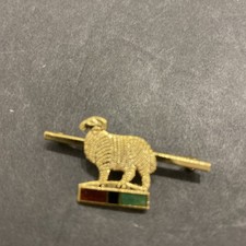 VTG YOUNG'S RAM BREWERY TIE PIN LAPEL BADGE PIN GOLD TONE METAL COLLECTIBLE NG picture
