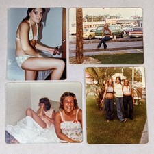 1975 Girls Vacation Myrtle Beach Photo Lot 22 Candid Intimate Vernacular 1970s picture
