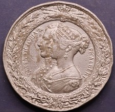 Great Britain Queen Victoria and Prince Albert , Int  Ind exhib 1851 38.3g 51mm picture