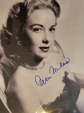 Vera Miles Signed 8.5 By 11 Great Photo And Awesome Clear Signature picture