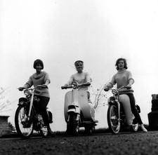 Three young women three Raleigh models Raleigh Automatic Raleigh R- Old Photo picture