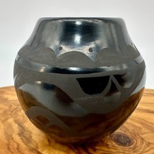 JULIA MARTINEZ Santa Clara Pueblo Blackware Vase Signed 3