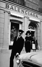 Swedish actress Anita Ekberg leaving the Balenciaga boutique i- 1962 Old Photo picture