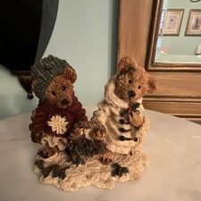 Boyds Bears & Friends Bearstone Edmund & Bailey Gathering Holly Figurine 1994 picture