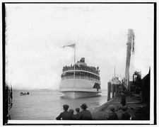 Ferry,launch,SS William Livingstone,piers,wharves,docks,boats,Ecorse,MI,1908 picture