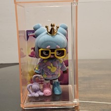 Moose Vox Kweenie Kween of Plushies Flocked Plastic Figure w/ Accessory 2023 picture