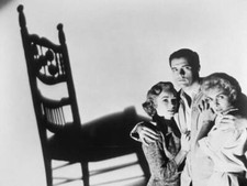 Vera Miles John Gavin Janet Leigh cower beneath the shadow of a ro- Old Photo picture