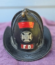 Vtg 1930s-40s Cairns Leather Fire Helmet 8 Comb Felt Liner New York Tag picture