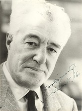 NOTABLE ITALIAN FILM DIRECTOR & ACTOR VITTORIO DE SICA, SIGNED VINTAGE PHOTO picture