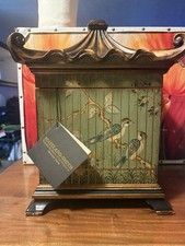  Maitland-Smith Chinoiserie lidded box picture