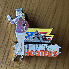 Hooters 1994 Original Advertising Pin Multicolor Restaurants & Fast Food picture