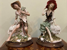 Giuseppe Armani Capodimonte Set of 2 picture